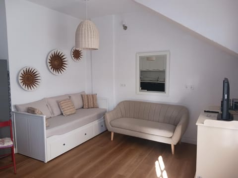 Zenith Luxury Apartments Near Kaiki Beach Apartment in Spetses