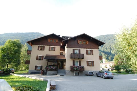 Property building, Facade/entrance, Day, Parking