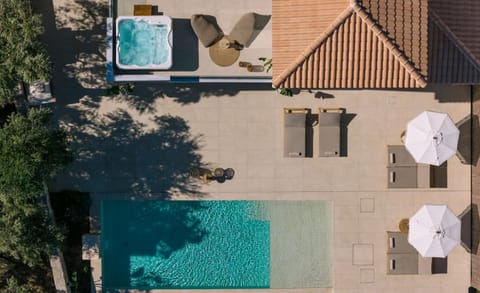 Day, Hot Tub, Pool view, Swimming pool, sunbed