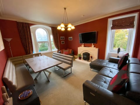Period House / Entire Upstairs Flat Apartment in Inverness