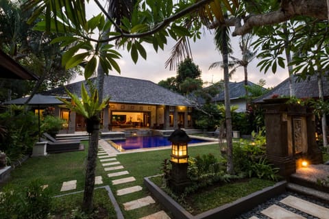 Property building, Garden, Garden view, Pool view
