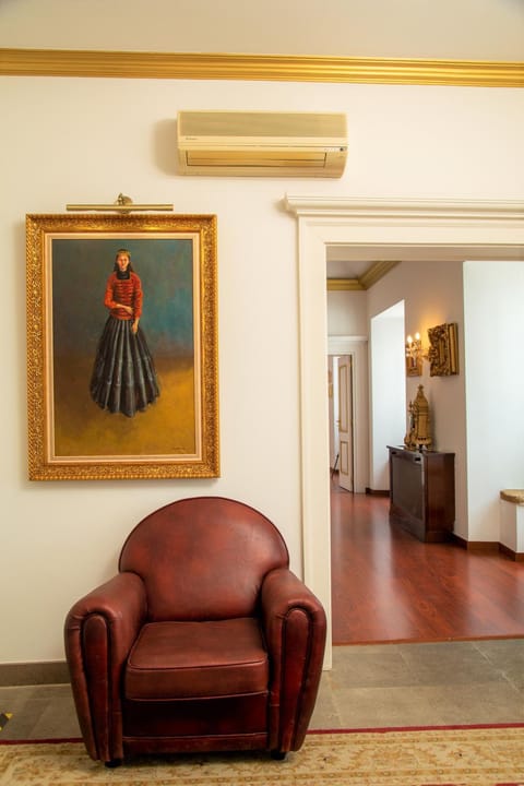 Lobby or reception, Decorative detail, Seating area