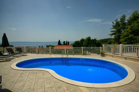 Location, children, Family