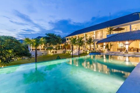 Property building, Swimming pool