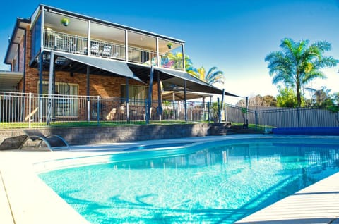 Property building, Balcony/Terrace, On site, Swimming pool