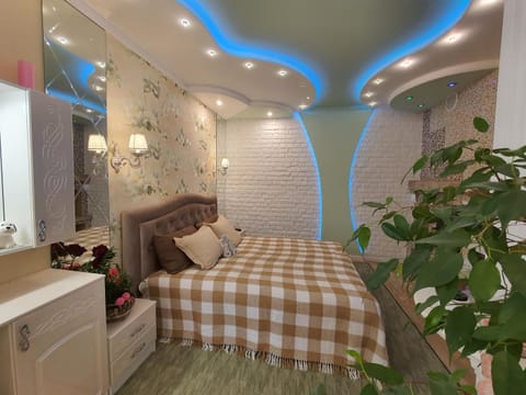 Bedroom, bunk bed