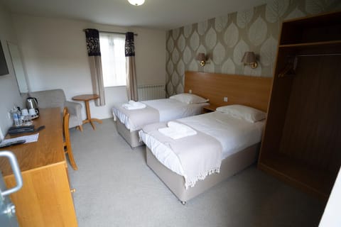 Sturdy`s Castle - Historic Coaching Inn near Blenheim Palace, Oxfordshire Motel in West Oxfordshire District