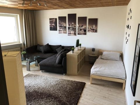 TV and multimedia, Living room, Photo of the whole room, Bedroom