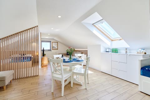 Living room, Photo of the whole room, Seating area