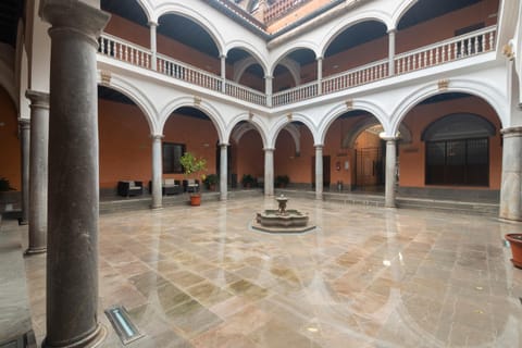 Patio, Facade/entrance