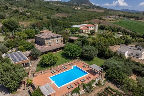 Property building, Day, Natural landscape, Bird's eye view, Mountain view, Swimming pool