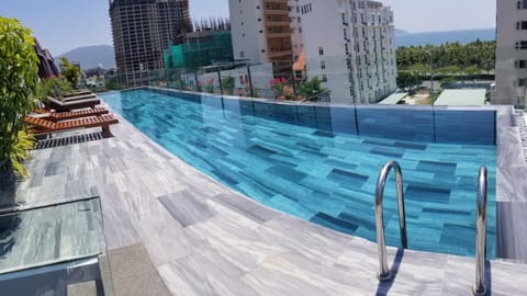 Swimming pool, Swimming pool