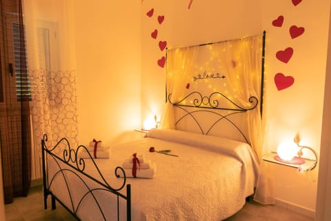 Bed, Decorative detail