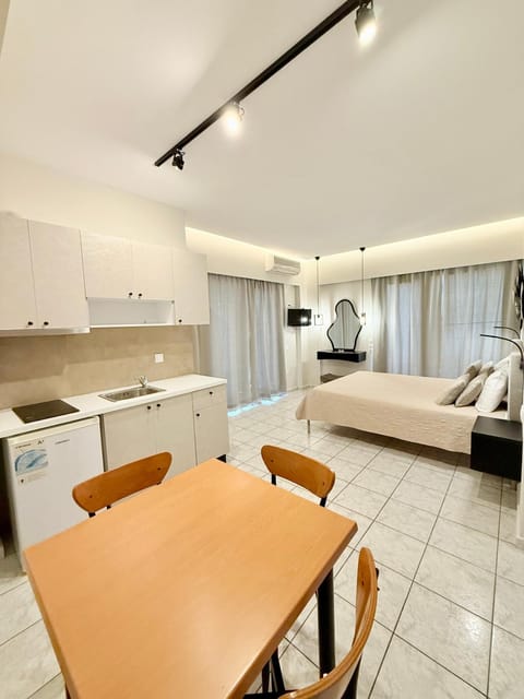 Bed, Kitchen or kitchenette, Photo of the whole room, Bedroom