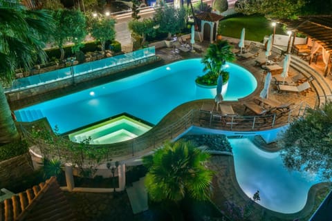 Bird's eye view, Hot Tub, Pool view, Street view, Swimming pool