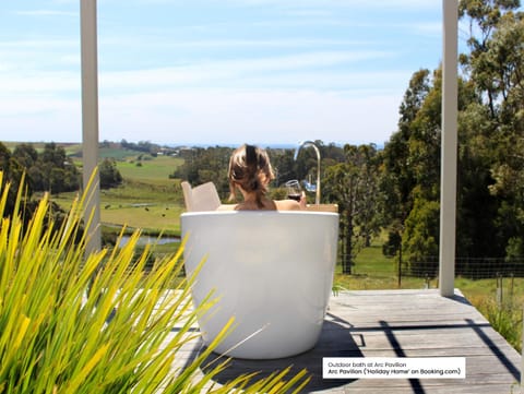Compass Hut House in Tasmania
