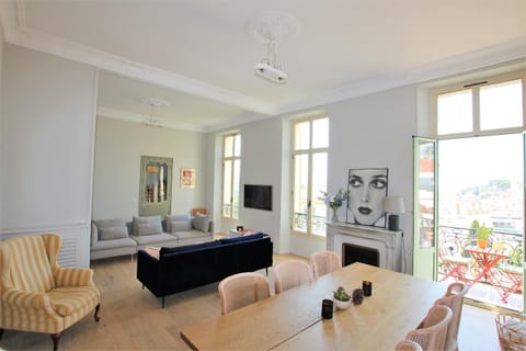Communal lounge/ TV room, TV and multimedia, Living room, Seating area