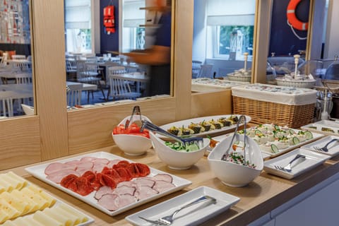 Restaurant/places to eat, Food and drinks, Food, Breakfast, Continental breakfast, Buffet breakfast