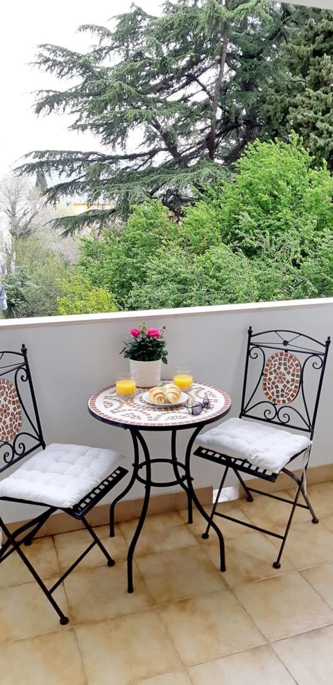 Balcony/Terrace, Garden view