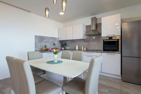 Luxury apartment Nora Apartment in Podstrana