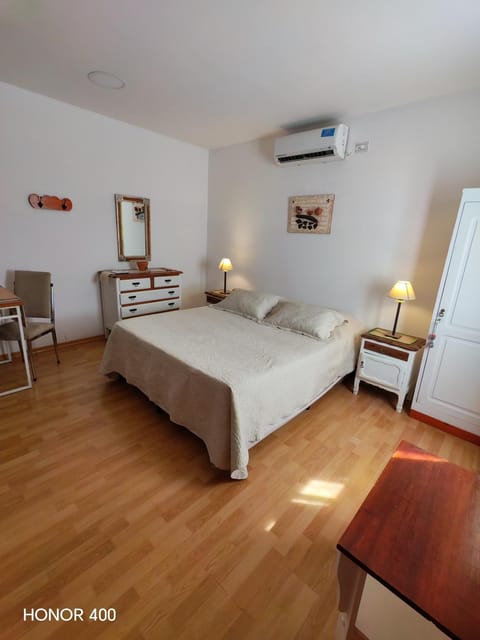 Photo of the whole room, Bedroom, air conditioner