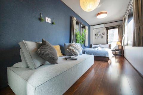 Bed, Living room