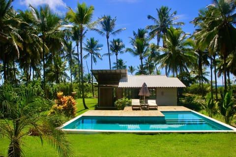 Property building, Natural landscape, Garden, Swimming pool, sunbed