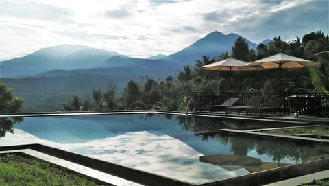 Mountain view, Swimming pool