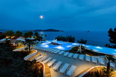 Night, Summer, TV and multimedia, Balcony/Terrace, On site, Sea view, Swimming pool, Swimming pool, young children, older children, Family