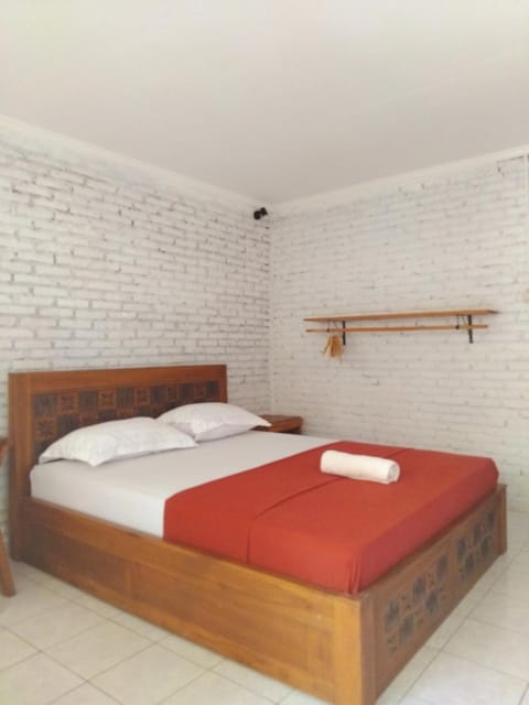 Jungle House - surf & stay Hostel in Pekutatan