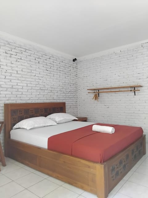 Jungle House - surf & stay Hostel in Pekutatan