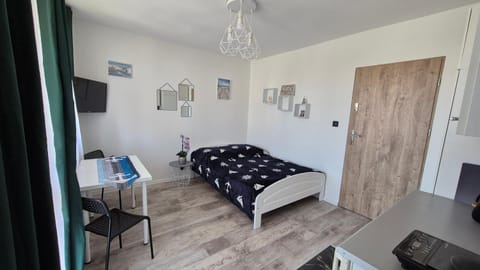 Photo of the whole room, Seating area