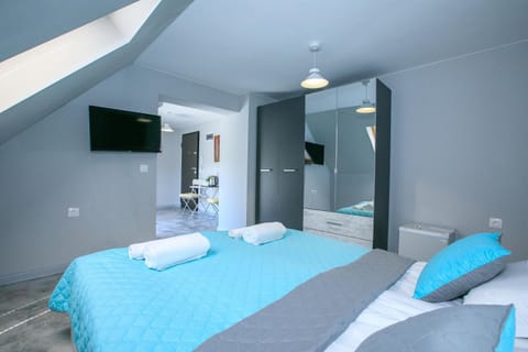 Communal lounge/ TV room, Bed, TV and multimedia, Photo of the whole room