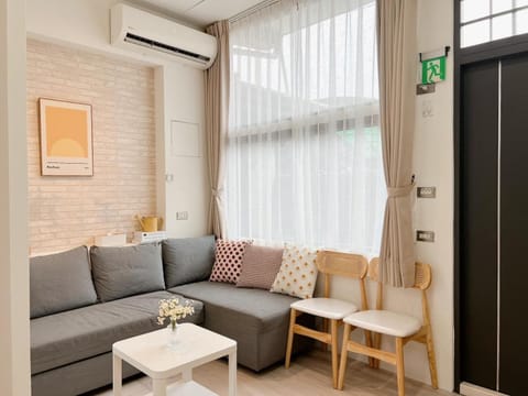 Living room, air conditioner