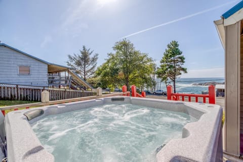 Depoe Bay Whalehouse House in Depoe Bay