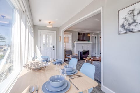 Depoe Bay Whalehouse House in Depoe Bay