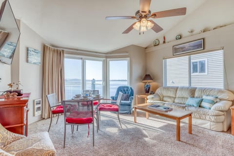 Dock of the Bay 308 House in Lincoln City