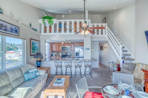 Dock of the Bay 308 House in Lincoln City