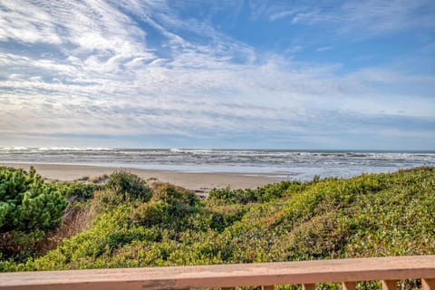 Ford House House in Waldport