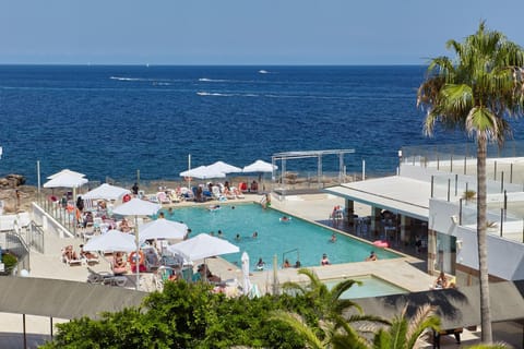Balcony/Terrace, Sea view, Swimming pool