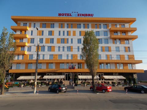Facade/entrance, Bird's eye view