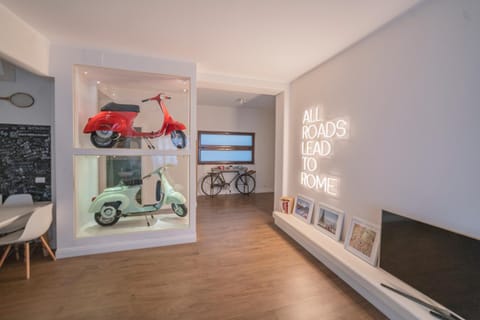 Communal lounge/ TV room