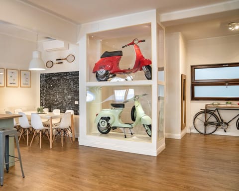 Communal lounge/ TV room, Living room, Dining area