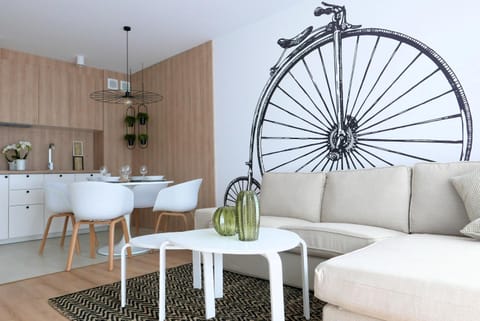 Kitchen or kitchenette, Living room, Seating area, Dining area