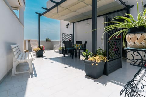 View (from property/room), Balcony/Terrace