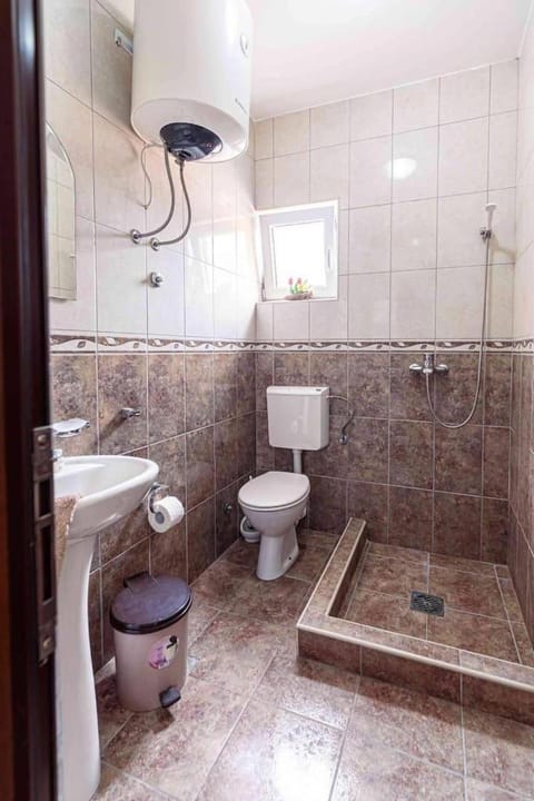 Apartmani Franeta Budva Bed and Breakfast in Budva