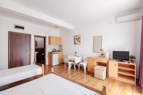 Apartmani Franeta Budva Bed and Breakfast in Budva