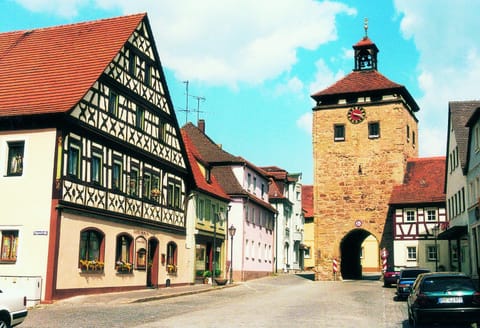 Facade/entrance