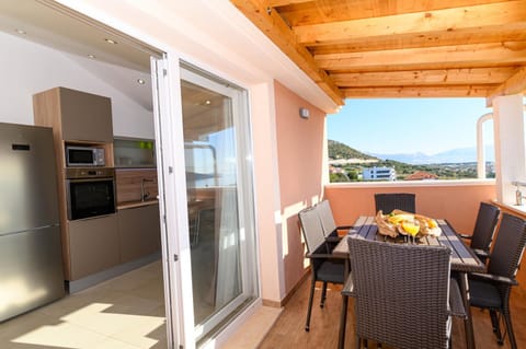 LoNi Apartment in Trogir