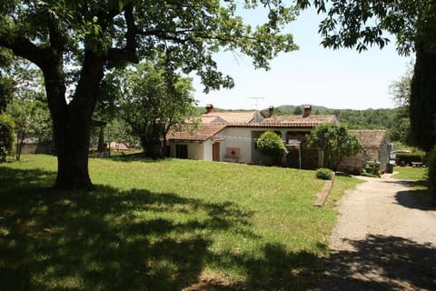 Property building, Garden, Garden, Balcony/Terrace